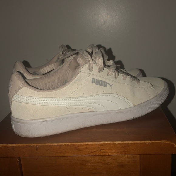 Women’s Pumas size 6.5 - Picture 6 of 6